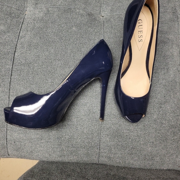 Guess navy patent leather heels - Picture 2 of 5